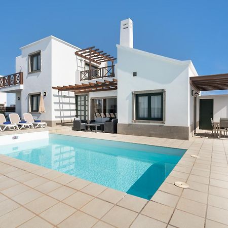 Camelot Holiday Homes By Livvo Playa Blanca  Exterior foto