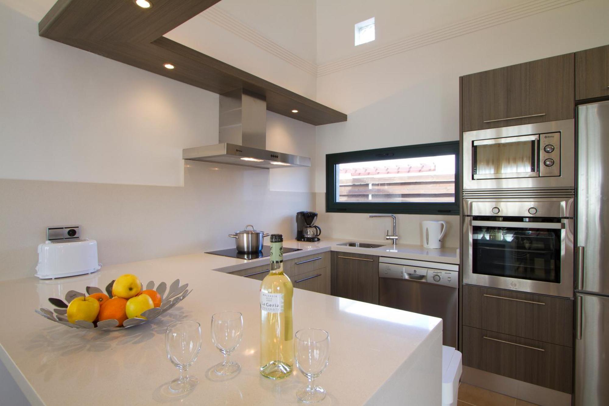 Camelot Holiday Homes By Livvo Playa Blanca  Exterior foto