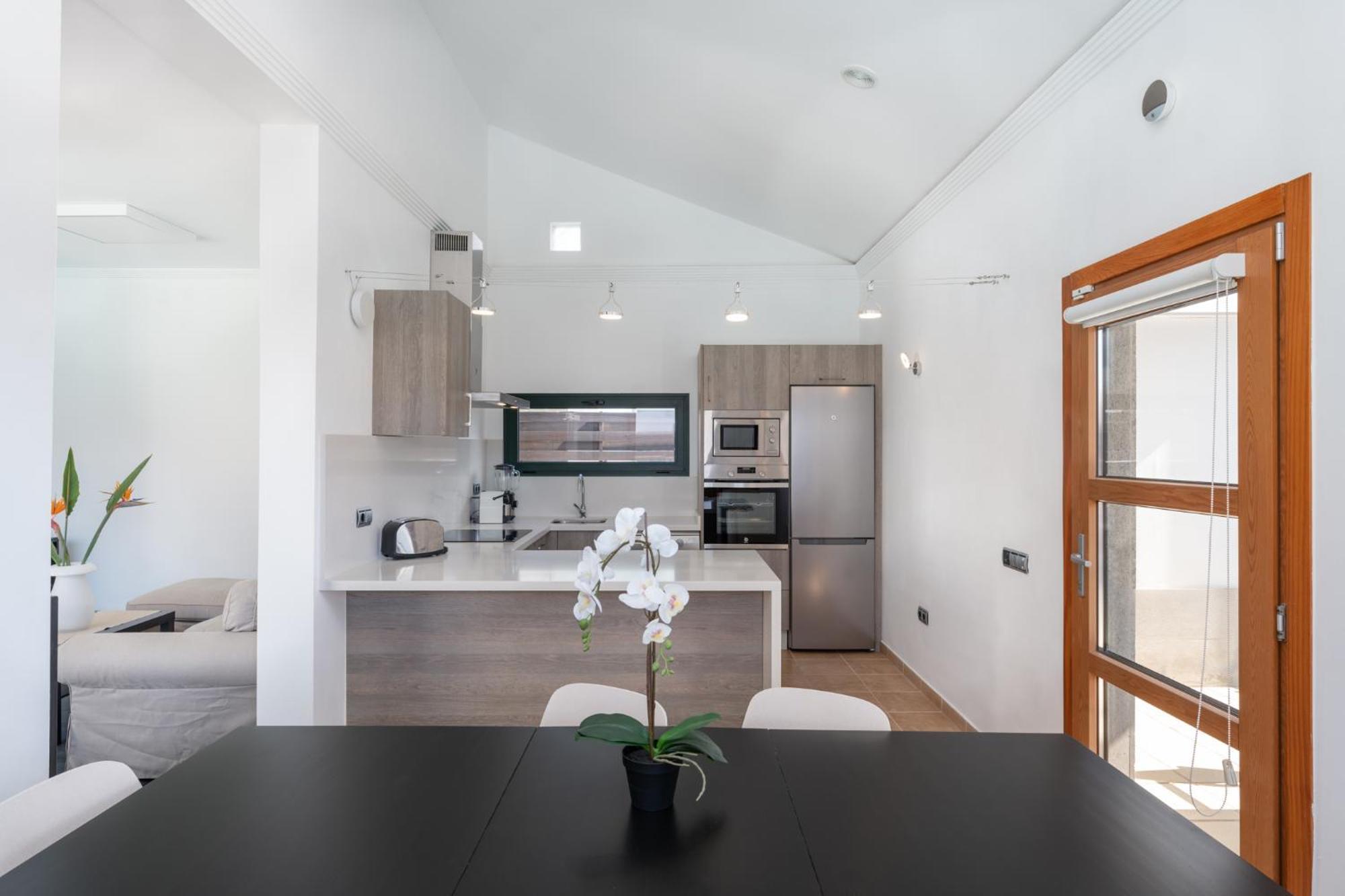 Camelot Holiday Homes By Livvo Playa Blanca  Exterior foto