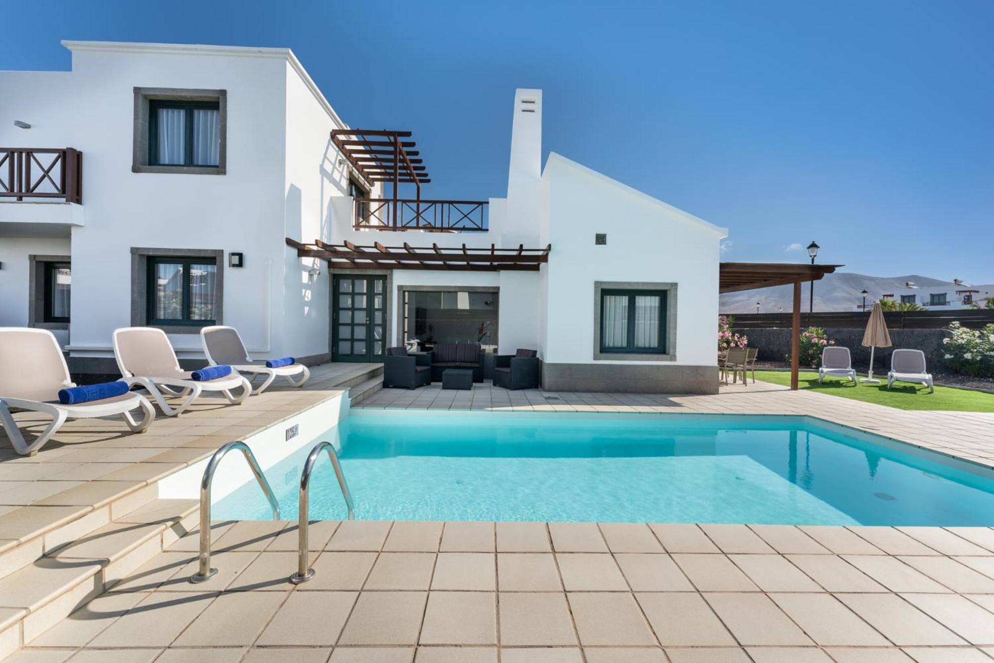 Camelot Holiday Homes By Livvo Playa Blanca  Exterior foto